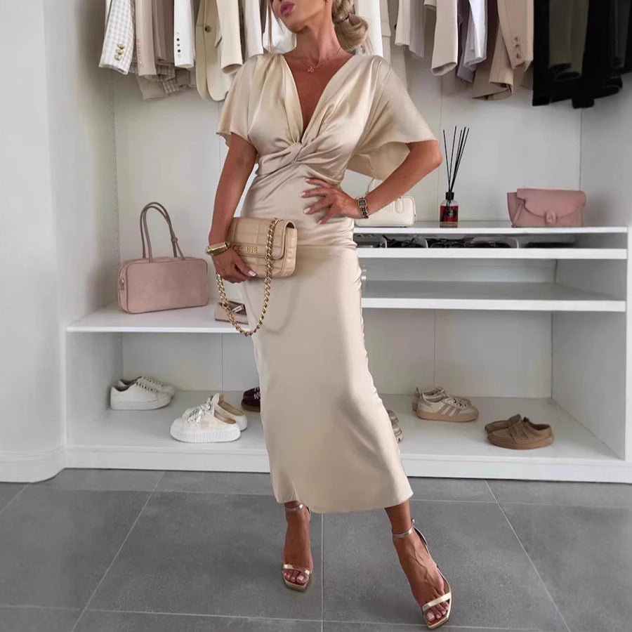 Avery™ – Vestido de Cetim Elegante