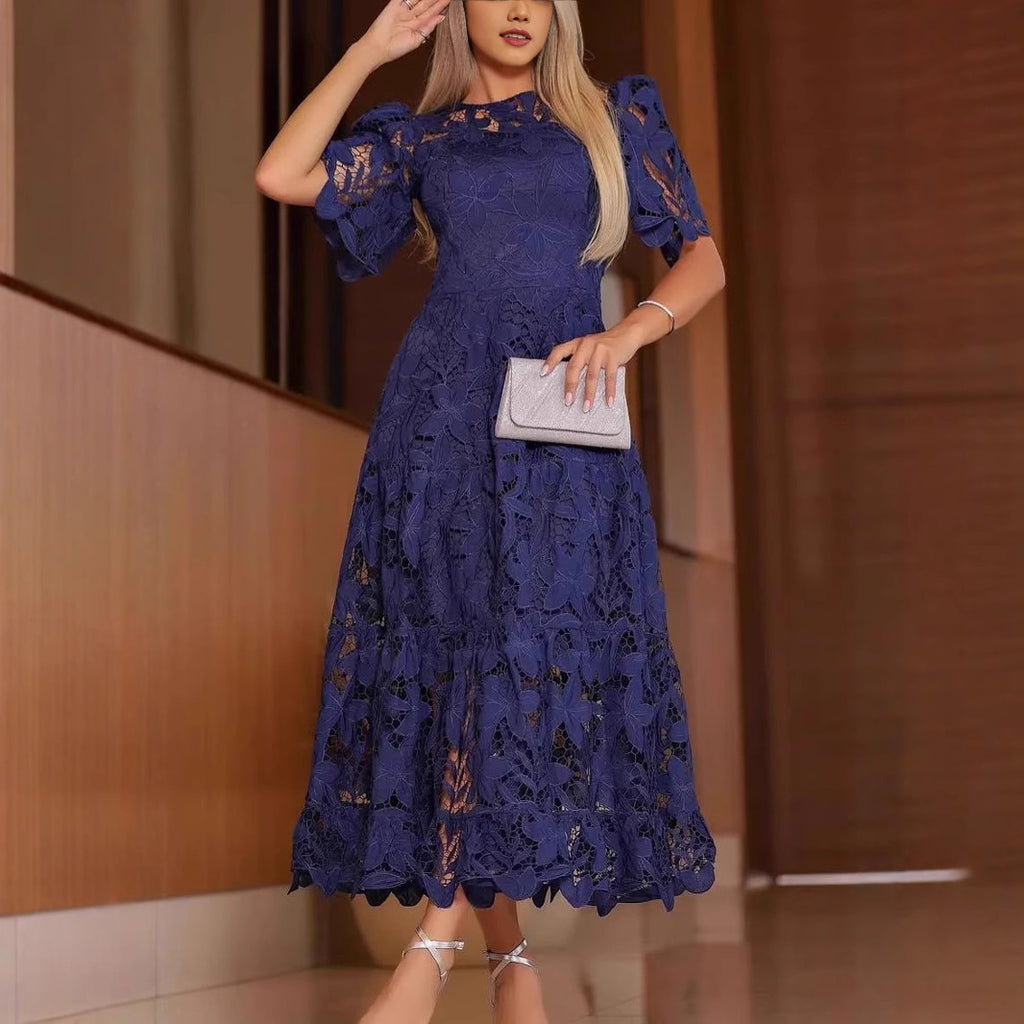Madalena — Vestido Midi com Renda e Bordados