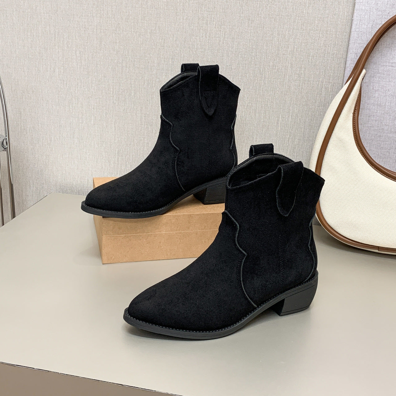 Lora - Botas Cano Baixo